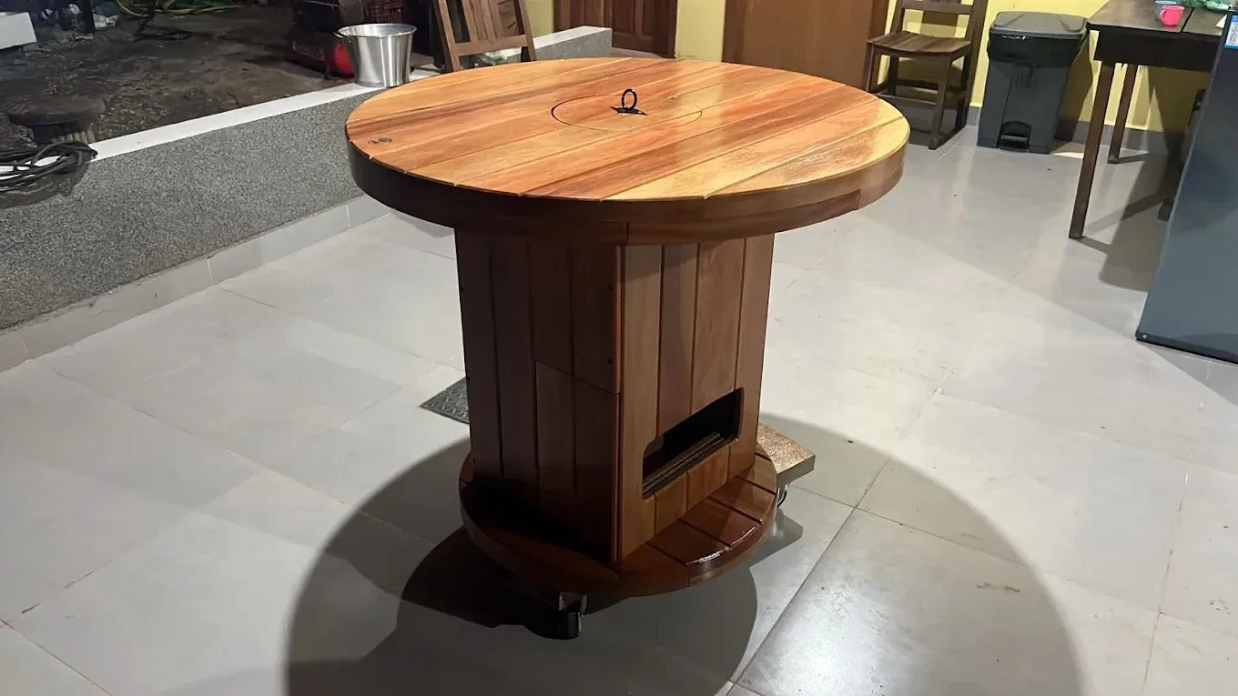 Mesa Bar Redonda Madeira com Balde de Gelo Armário e Rodas